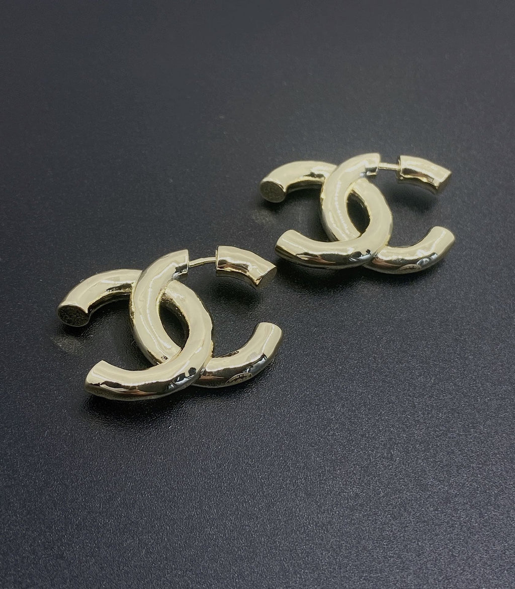 18K  Chanel Gold Earrings