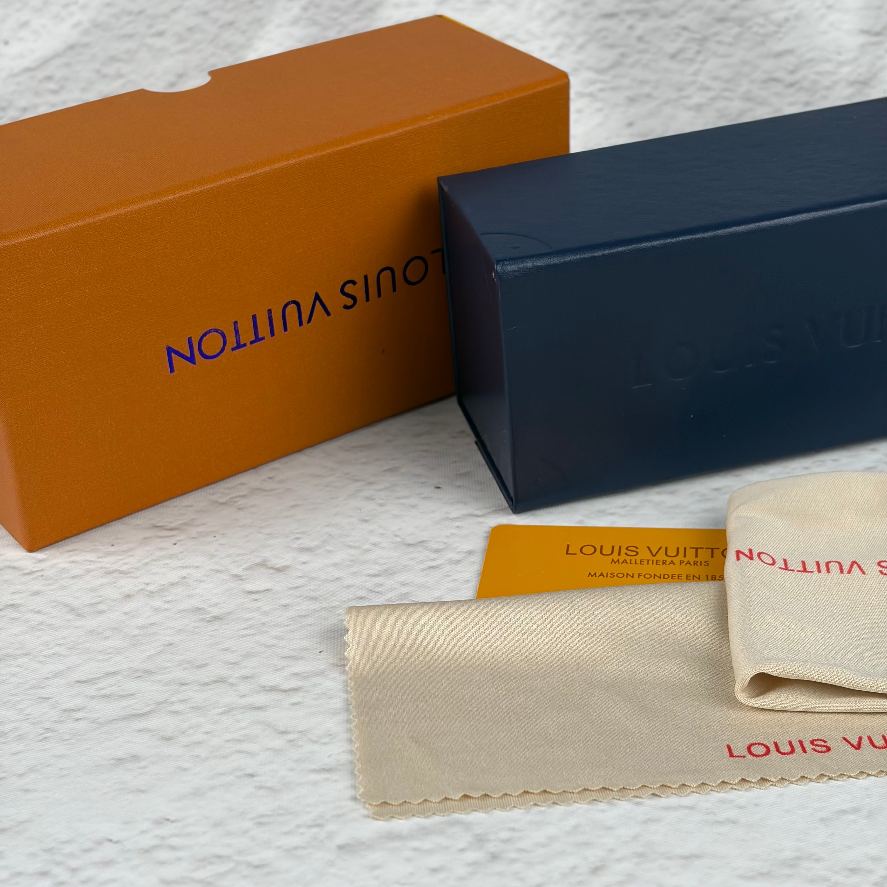 Rimless Chic Sunglasses - Gold Metal Frame with Gradient Tint