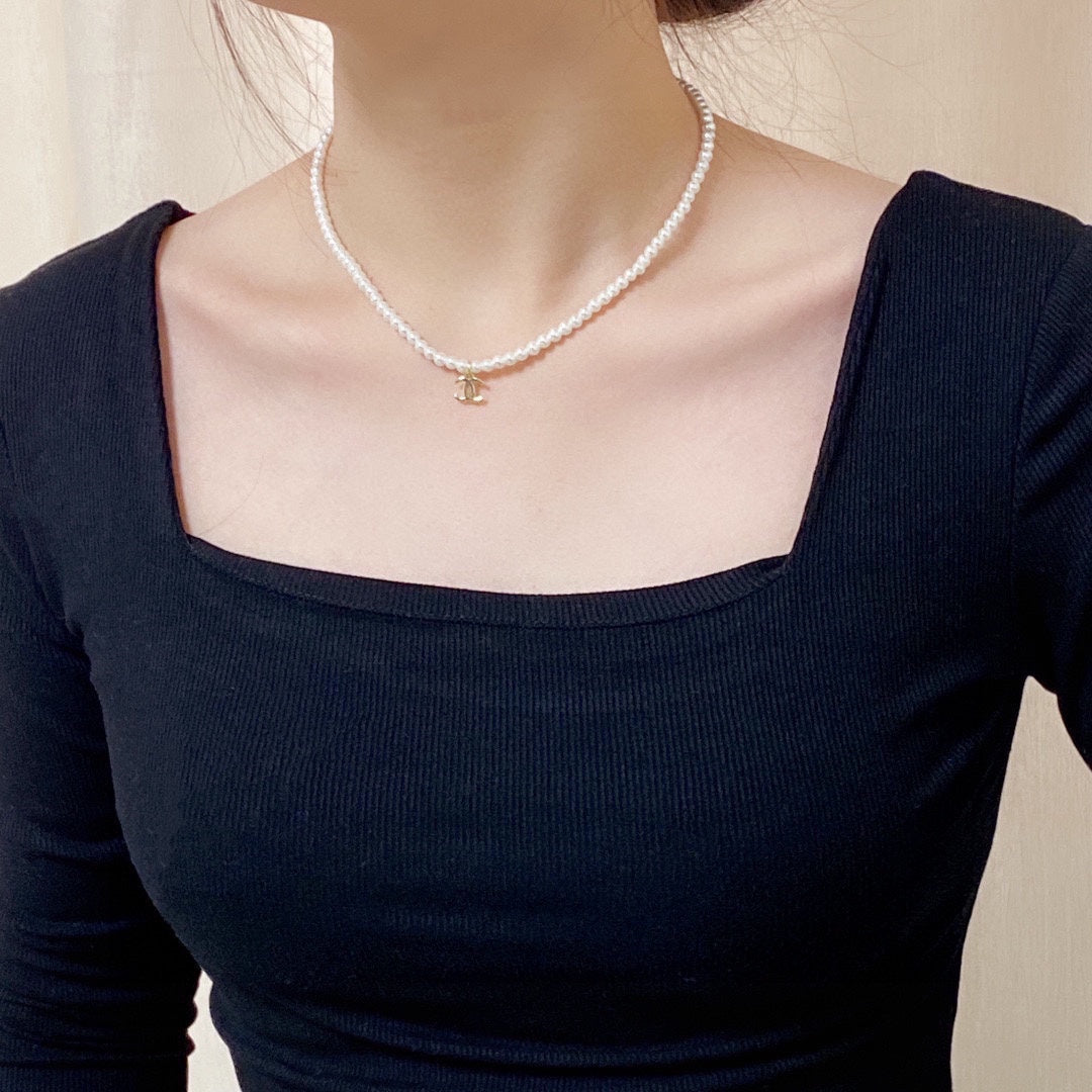 18K  Chanel Pearls Choker Necklace