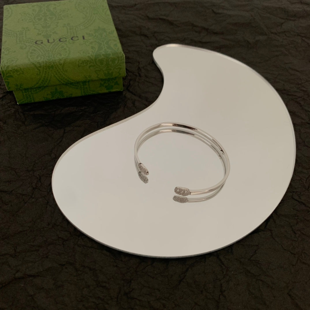 18K Double Gucci Running Diamond Cuff Bracelet